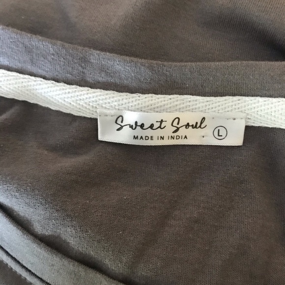 Sweet Soul Long Sleeved Gray Graphic Grateful Heart Tee - Picture 2 of 5